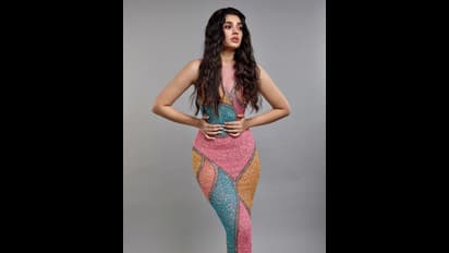 ಮತ್ಸ್ಯಕನ್ಯೆಯಂತೆ ಬಾಡಿಕಾನ್‌ ಡ್ರೆಸ್‌ನಲ್ಲಿ ಫೋಸ್‌ ಕೊಟ್ಟ ಉಪ್ಪೇನಾ ನಟಿ, ಯಮ್ಮೀ ಫಿಶ್ ಅನ್ನೋದಾ ಫ್ಯಾನ್ಸ್‌!