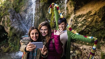 സെൽഫികള് ജീവനെടുക്കുന്നു; പൊതുജനാരോഗ്യ പ്രശ്നമായി കണക്കാക്കി നിയന്ത്രണം വേണമെന്ന് ഗവേഷകർ