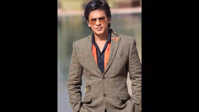 ಬೇರೆಯವರು ಏನು ಮಾಡುತ್ತಾರೆ ಎಂಬ ಬಗ್ಗೆ ಯಾವತ್ತೂ ತಲೆ ಕೆಡಿಸಿಕೊಳ್ಳಬೇಡಿ; ಯುವಜನತೆಗೆ ನಟ ಶಾರುಖ್ ಟಿಪ್ಸ್