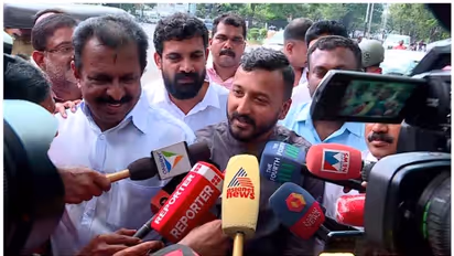 'വ്യാജ തിരിച്ചറിയൽ കാർഡ് വിജയനും ശശിയും നേരിട്ട് അന്വേഷിക്കട്ടെ, പരമാവധി ചെയ്യട്ടെ': രാഹുൽ മാങ്കൂട്ടത്തിൽ