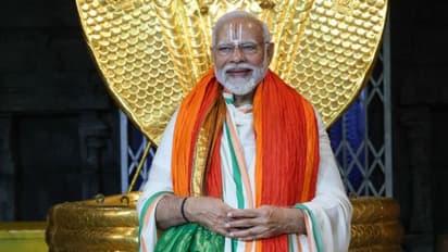 தெலுங்கானா தேர்தல் பணி.. இடையில் திருமலையில் ஸ்வாமி தரிசனம் - இன்று பல நிகழ்வுகளில் பங்கேற்கும் பிரதமர்!