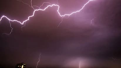 குஜராத்தில் கனமழை.. மின்னல் தாக்கி 20 பேர் பலியான சோகம் - இறந்தவர்கள் குடும்பத்திற்கு ஆறுதல் சொன்ன அமித் ஷா!