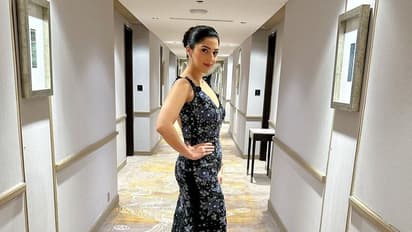 Mehreen Photos: పురి విప్పని నెమలిలా వయ్యారంగా పోజులు..బ్లాక్‌ టైట్‌ డ్రెస్‌లో మెంటల్‌ ఎకిస్తున్న షేపులు