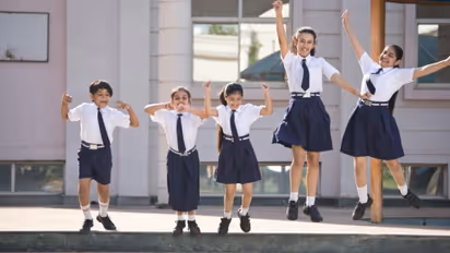 மாணவர்களுக்கு குட் நியூஸ்.! நவம்பர் 15 ஆம் தேதி பள்ளி, கல்லூரிகளுக்கு விடுமுறை