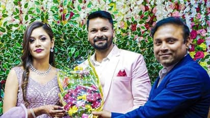 Mukesh Kumar Wedding: காதலியை கரம் பிடிக்க லீவ் போட்ட முகேஷ் குமார் – திருமண வாழ்த்து சொன்ன சூர்யகுமார் யாதவ்!