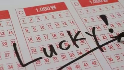 കോടിക്കണക്കിന് രൂപ ലോട്ടറിയടിച്ചു, അച്ഛനോടും അമ്മയോടും പറഞ്ഞതിന് ഭാര്യക്കെതിരെ കേസുകൊടുത്ത് യുവാവ്