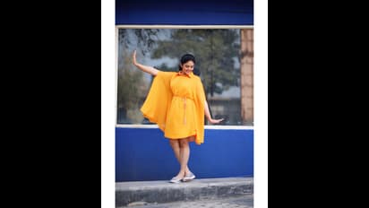 శ్రీముఖి గుండె పగిలే ప్రేమ కథలు.. రహస్యం బయటపెట్టిన రాములమ్మ.. పెళ్లి చేసుకోవద్దని  అభిమాని వింత కోరిక