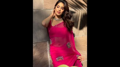 Sridevi ಝಲಕ್‌ನಲ್ಲಿ ಜಾನ್ವಿ ಕಪೂರ್: ಪಿಂಕ್ ಸೀರೆಯಲ್ಲಿ ಪಡ್ಡೆಹೈಕ್ಳ ಕಣ್ಕುಕ್ಕಿತು ಧಡಕ್‌ ಬೆಡಗಿ ಸೌಂದರ್ಯ!