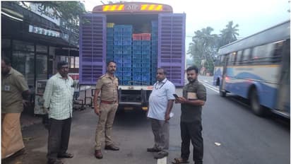 23100 കോഴിക്കുഞ്ഞുങ്ങളെ കടത്തിക്കൊണ്ടുവന്നു; വാഹനം അമരവിള ചെക്ക്പോസ്റ്റില് പിടികൂടി