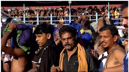 അയ്യപ്പ ഭക്തരെ പൊലീസ് മർദ്ദിക്കുന്നുവെന്ന് സോഷ്യല്മീഡിയയില് വ്യാജ പ്രചാരണം; രണ്ടുപേർക്കെതിരെ കേസ്