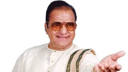 పొలిటికల్ లీడర్లుగా మారిన టాలీవుడ్ స్టార్స్.. రాజకీయ నాయకులుగా ఎలాంటి సేవలందించారంటే.!