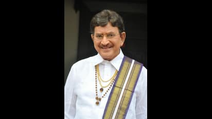 ఆ స్టార్ హీరోతో రొమాన్స్ చేయాలనుకున్న మహేష్ సిస్టర్... అభిమానులు ఫైర్, కృష్ణ ఏం చేశారంటే?