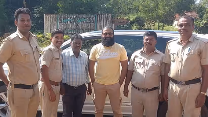 ನಡು ರಸ್ತೆಯಲ್ಲಿ ರಿಷಬ್ಗೆ ಶಾಕ್ ಕೊಟ್ಟ ಪೊಲೀಸರು: ಆದರೆ ಶೆಟ್ಟರ ಸರಳತೆಗೆ ಫಿದಾ ಆದ ಸಿಬ್ಬಂದಿ!