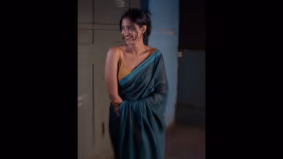 'ಬ್ಲೌಸ್‌ ಹಾಕೋಕೆ ಮರೆತ್ರಾ...' ಸ್ವಾತಿ ಮುತ್ತಿನ ಮಳೆ ಹನಿಯೇ ಹೀರೋಯಿನ್‌ ಫೋಟೋಶೂಟ್‌ಗೆ ಬಂತು ವೈರಲ್‌ ಕಾಮೆಂಟ್‌!