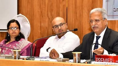 ಧಾರವಾಡ: ಸಾರ್ವಜನಿಕ ಬೇಡಿಕೆಗಳಿಗೆ ಕಾನೂನಾತ್ಮಕವಾಗಿ ತಕ್ಷಣ ಸ್ಪಂದಿಸಿ, ನ್ಯಾ.ಬಿ.ಎಸ್.ಪಾಟೀಲ