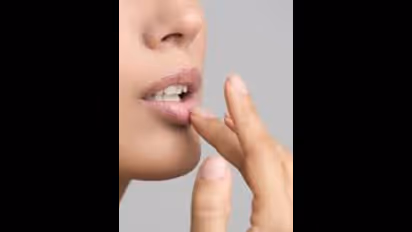 పెదవులు తెల్లగా ఉంటే మంచిది కాదా?  