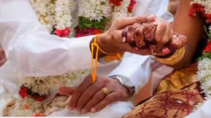 ಅಂತ್ಯಸಂಸ್ಕಾರ ನಡೆದ ನಾಲ್ಕೇ ದಿನಕ್ಕೆ ಮರುಜನ್ಮ, ಮನೆಗೆ ಮರಳಿ ಪತ್ನಿ ಜೊತೆ ಮರು ಮದುವೆ!