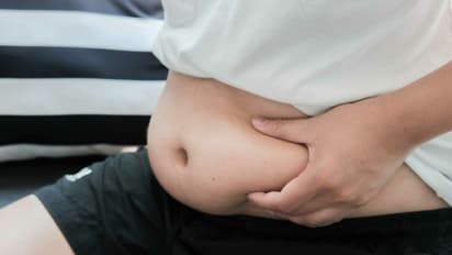 വയറിലെ കൊഴുപ്പ് കുറയ്ക്കാൻ സഹായിക്കും ഈ ഡ്രൈ ഫ്രൂട്ട്സ്...