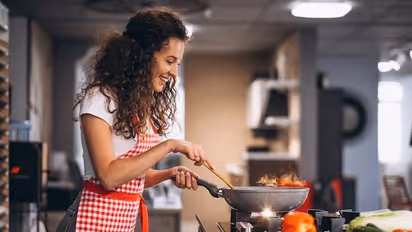 ಏನು, ನಾನ್ ಸ್ಟಿಕ್ ಪಾತ್ರೆಯಿಂದನೂ ಕ್ಯಾನ್ಸರಾ? ಐಸಿಎಂಆರ್ ಹೇಳಿದ್ದೇನು?