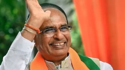 'കമല് വീണു, തിളങ്ങി കമലം'; മധ്യപ്രദേശില് ബിജെപി വീണ്ടും സര്ക്കാരുണ്ടാക്കുമെന്ന് ശിവരാജ് സിംഗ് ചൗഹാൻ