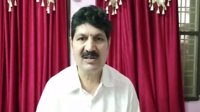 ఫ్యామిలీతో కలిసి రేవంత్‌ రెడ్డిని కలిసిన బీఆర్ఎస్ ఎమ్మెల్యే .. ఏం జరుగుతోంది.?