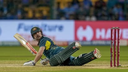 എന്താ ഹെഡ്ഡേ മണ്ണ് പറ്റിയോ..? ഇത് കണ്ട് സഞ്ജുവിനും രോമാഞ്ചമടിച്ച് കാണും; ആവേശിന്റെ തീപ്പൊരി ബൗളിംഗ്