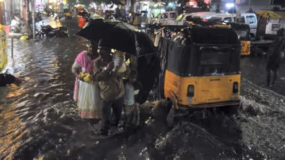 பல இடங்களில் மின்வெட்டு.. எதிர்பார்த்ததைவிட அதிக மழை.. ஆடிப்போன வளசரவாக்கம் - ரெயின் அப்டேட்ஸ்!