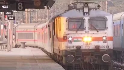 சென்னையில் தொடர் மழை எதிரொலி.. சென்ட்ரல் ரயில் நிலையம்.. 11 ரயில்கள் ரத்து - முழு பட்டியல் இதோ!