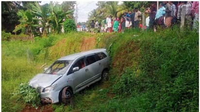 ശബരിമല തീർത്ഥാടകർ സഞ്ചരിച്ചിരുന്ന കാർ ഇടിച്ചു; ഇരുചക്ര വാഹന യാത്രികന് ദാരുണാന്ത്യം