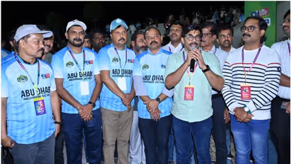 നാടിനെ വെല്ലും പ്രവാസികളുടെ സെവൻസ് ആവേശം; അബുദാബിയിൽ ഫുട്ബോൾ ടൂർണമെൻറ്  