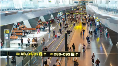 യാത്രക്കാരുടെ ശ്രദ്ധക്ക്; താമസ, സന്ദര്ശക വിസാ നടപടികള് ലളിതമാക്കി, പുതിയ നിബന്ധനകള് ഇങ്ങനെ