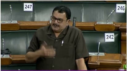 പിഴ ചുമത്തിയിട്ടുണ്ടോ? എങ്കിൽ എത്ര? ലോക്സഭയിൽ മുരളീധരൻ്റെ ചോദ്യം; അക്കമിട്ട് മറുപടി, 9 സഹകരണ ബാങ്കുകൾക്ക് പിഴ!