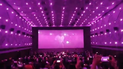 ചെന്നൈ പ്രളയം വകവെക്കാതെ വിജയ് ആരാധകര്‍, 'കത്തി'യുടെ റീ റിലീസ് ഷോ ഹൗസ്‍ഫുള്‍; വിമര്‍ശനം