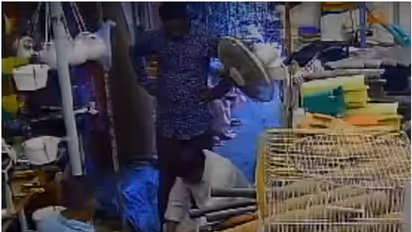 ബേൽ പത്ര അന്വേഷിച്ചുള്ള ആദ്യ വരവ്, വീണ്ടും വന്നപ്പോൾ പറഞ്ഞത് 'പത്തരമാറ്റ്' സ്വർണത്തിന്റെ കാര്യം; ആകെ ദുരൂഹത