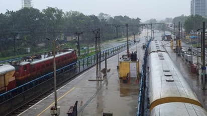 தென் மாவட்டங்களில் தொடர்மழை காரணமாக ரயில் சேவைகள் ரத்து