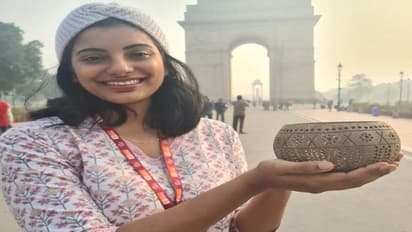 ತೆಂಗಿನ ಚಿಪ್ಪಿಂದಲೇ ತಿಂಗಳಿಗೆ ಲಕ್ಷಾಂತರ ಸಂಪಾದಿಸ್ತಾರೆ ಕೇರಳದ ಈ ಹುಡುಗಿ!