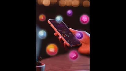 കുട്ടികളില് അഡിക്ഷനും ദുരുപയോഗവും വ്യാപകം; സ്മാര്ട്ട് ഫോണ് ഉപയോഗം പൂര്ണമായും വിലക്കാന് യുകെ