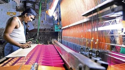 ನಾಲ್ಕು ಪಟ್ಟು ವಿದ್ಯುತ್ ಬಿಲ್ಗೆ ನೇಕಾರರು ಹೈರಾಣು..!