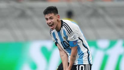 അർജന്റീനയുടെ അടുത്ത സൂപ്പർ താരത്തിനായി യൂറോപ്പിൽ പിടിവലി; റയലും സിറ്റിയും അടക്കം ഏഴ് ക്ലബ്ബുകള് രംഗത്ത്