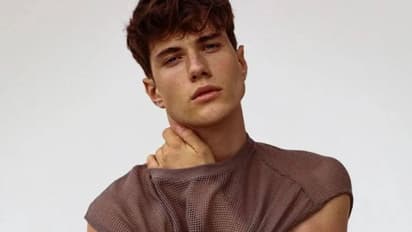 മോഡലിംഗ് ഉപേക്ഷിച്ച് വൈദികനാവാൻ ഇറ്റലിയിലെ സുന്ദരൻ യുവാവ്; കമന്റുകളുമായി സോഷ്യൽ മീഡിയ