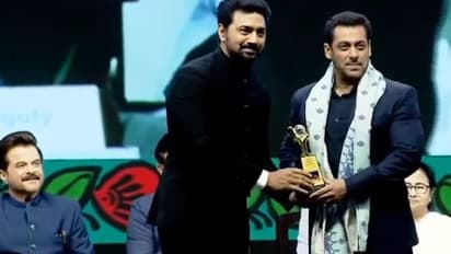 Kolkata International Film Festival 2023: Salman Khan gets honoured by Bengali actor Dev, see video