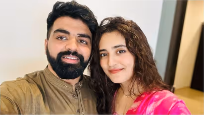 വീണ്ടുമൊരു ഇന്ത്യ-പാക് പ്രണയകഥ, ഇന്ത്യൻ കാമുകനെ കാണാൻ അതിർത്തി കടന്നെത്തി പാക് യുവതി, പാട്ടുപാടി സ്വീകരണം