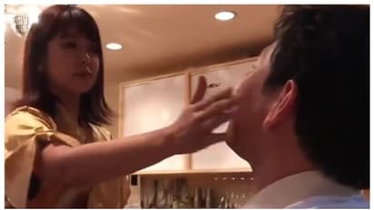 'തല്ലി തീറ്റിക്കാന്‍' റെസ്റ്റോറന്‍റ്;  വീഡിയോ വൈറല്‍, റെസ്റ്റോറന്‍റില്‍ ആള് കൂടി, പദ്ധതി സൂപ്പര്‍ ഹിറ്റ്! 