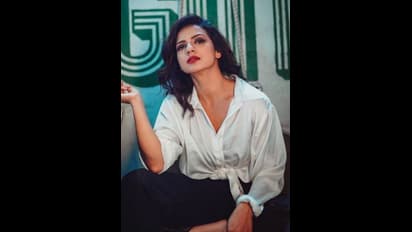 ஒரு தமிழ் படத்திற்காக.. 5 தயாரிப்பாளருடன் அட்ஜஸ்ட்மென்ட்! ஸ்ருதி ஹரிஹரன் கூறிய தகவல்!