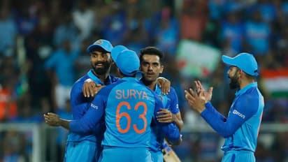 മസ്തിഷകാഘാതം, പിതാവ് ഗുരുതരാവസ്ഥയിൽ; ഇന്ത്യന് താരത്തിന് ദക്ഷിണാഫ്രിക്കക്കെതിരായ ടി20 പരമ്പര നഷ്ടമായേക്കും