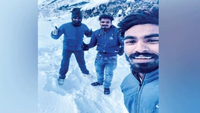 'ഓട്ടോ എന്നാല് സുമ്മാവാ...?': 'കൊടുമുടി'യില് നിന്നും ഓടിയെത്തിയത് കാശ്മീരിൽ