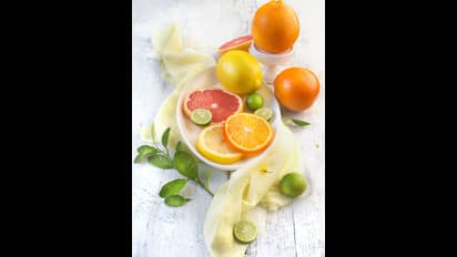 தவறுதலாக கூட இந்த உணவுகளை ஆரஞ்சு பழத்துடன் சேர்த்து சாப்பிடாதீங்க.. பல பிரச்சனை ஏற்படலாம்..