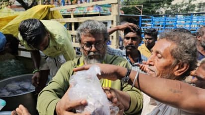 பணம் வாங்கும் பிணமாகவோ.. கருத்து சொல்லும் சவமாகவோ ஆகவில்லை! மாற்று திறனாளி ரசிகரால் நெகிழ்ந்த பார்த்திபன்!