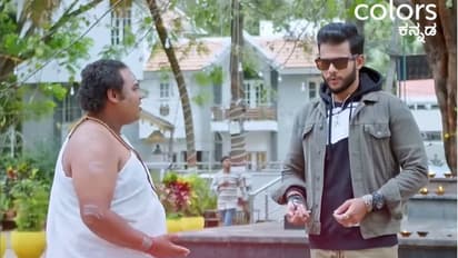 ಏನೋ ಇದು ರಾಮಾಚಾರಿ ಪೊರ್ಕಿ ತರ ಬಂದಿದೀಯಲ್ಲೋ, ದೇವಸ್ಥಾನಕ್ಕೆ ಹೀಗೆಲ್ಲ ಬರ್ತಾರೇನೋ; ಕಿಟ್ಟಿ ಶಾಕ್!