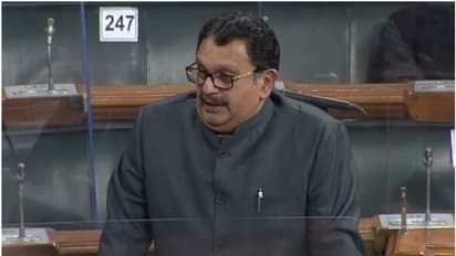 2 പെൺകുട്ടികൾ ബോധംകെട്ടുവീണ സംഭവവും ലോക്സഭയിൽ ചൂണ്ടിക്കാട്ടി മുരളീധരൻ; കേരളത്തിലെ ട്രെയിൻ ദുരിതം പരിഹരിക്കണം